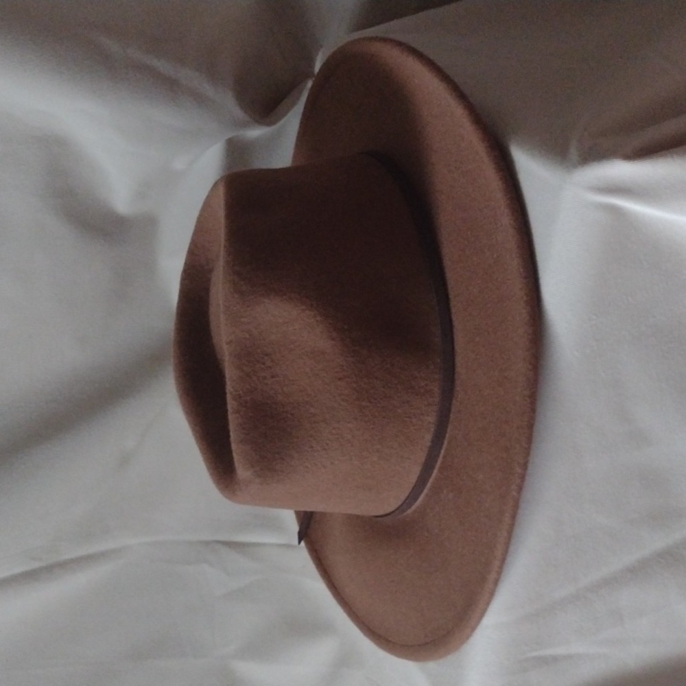 Felt hat - Picture 2 of 3